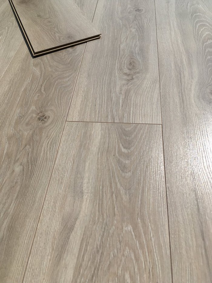 obrázek Plovoucí podlaha Swiss Krono Modern Design - Dub Hydra 3509